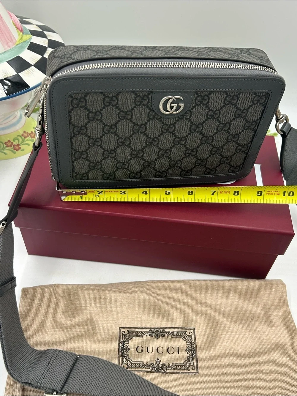Men's Gucci GG  Supreme shoulder Bag crafted in gray and black canvas made Italy